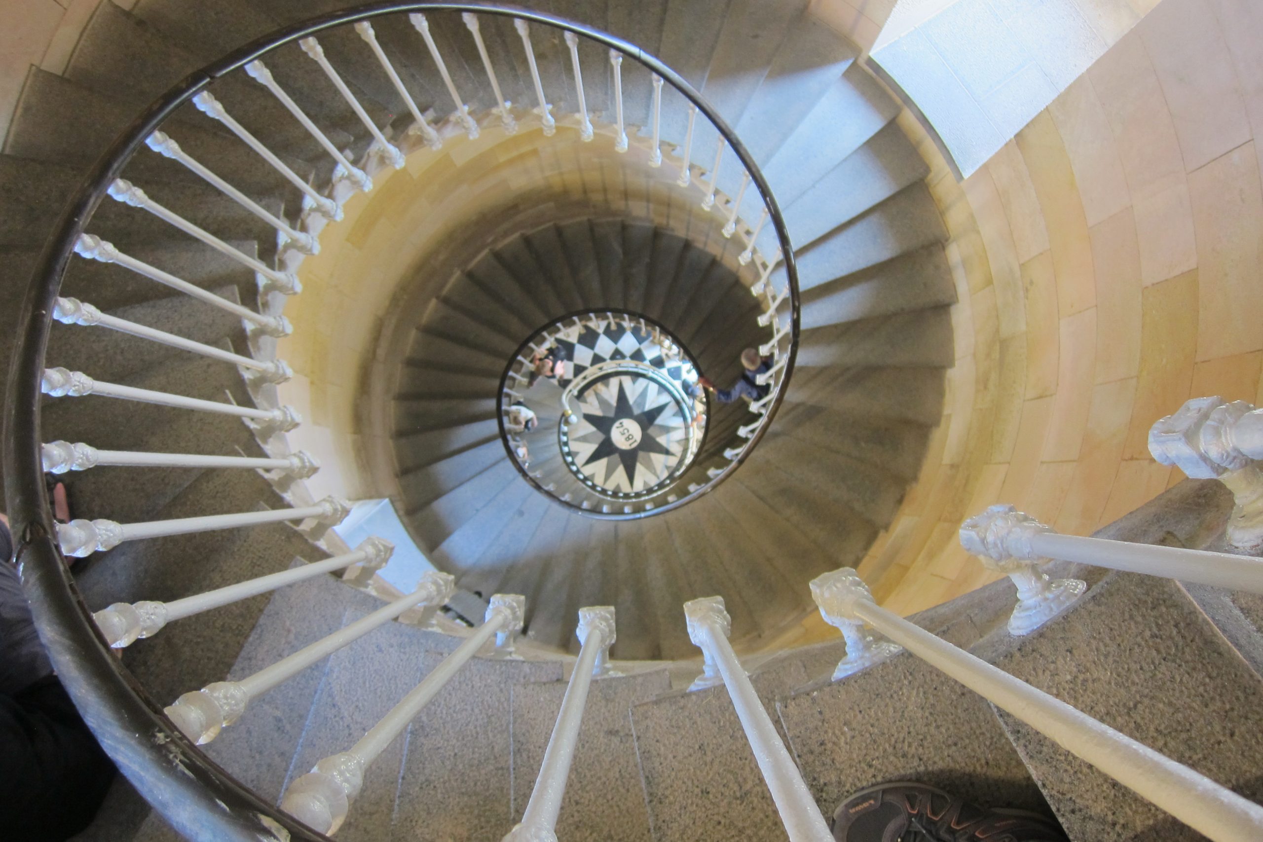 Wendeltreppe abwärts